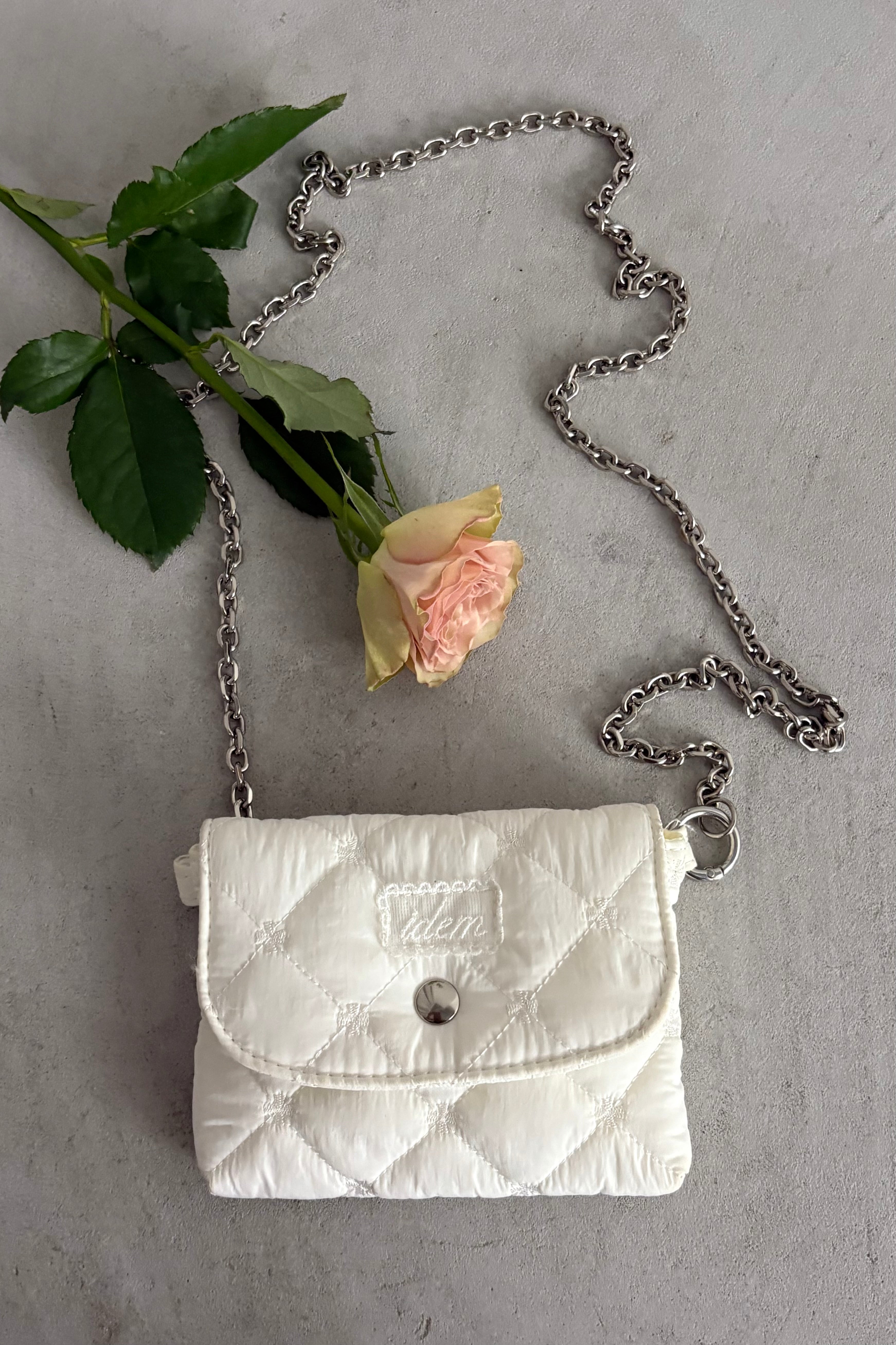 paddet chain pouch bag