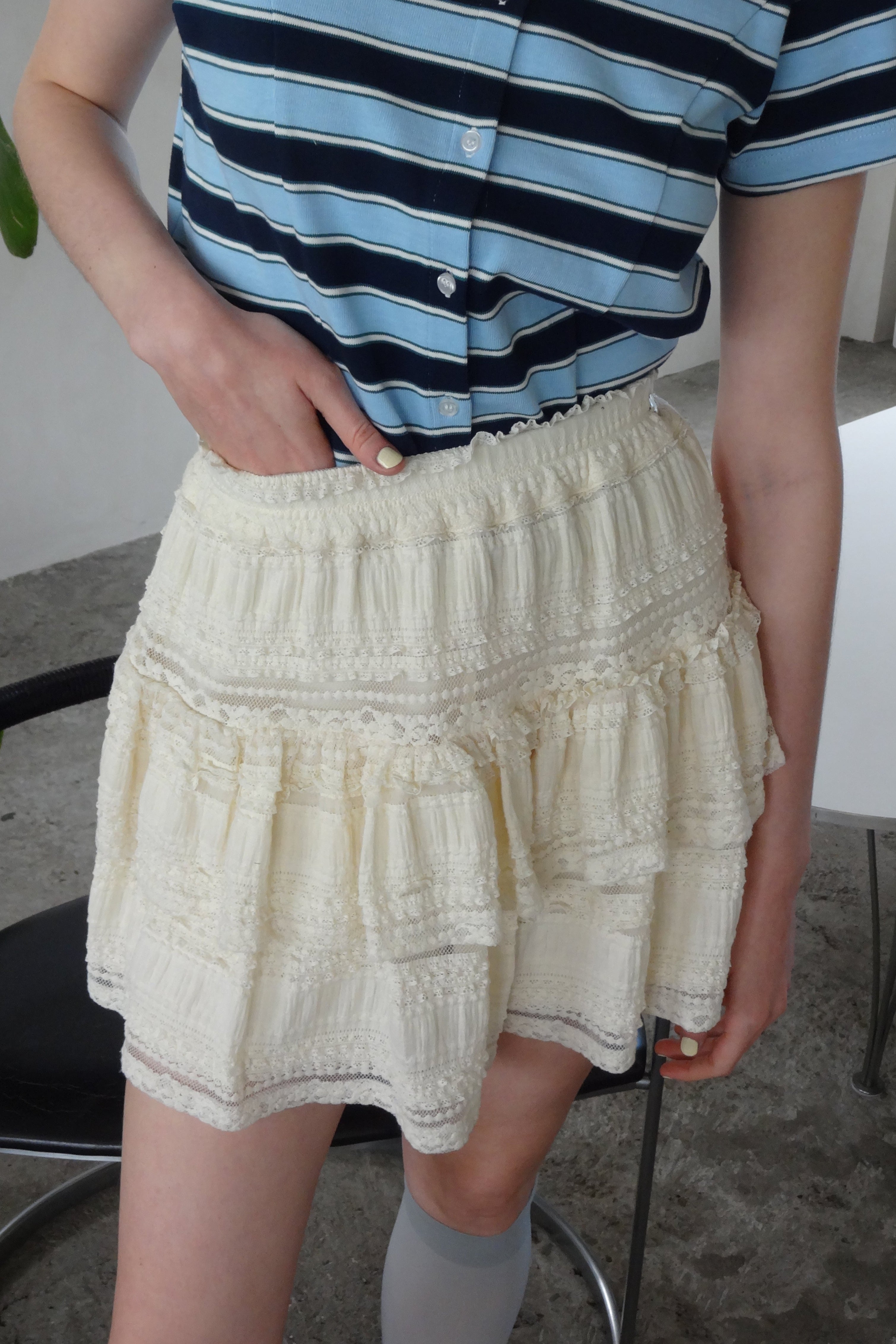 lace tiered frill mini skirt
