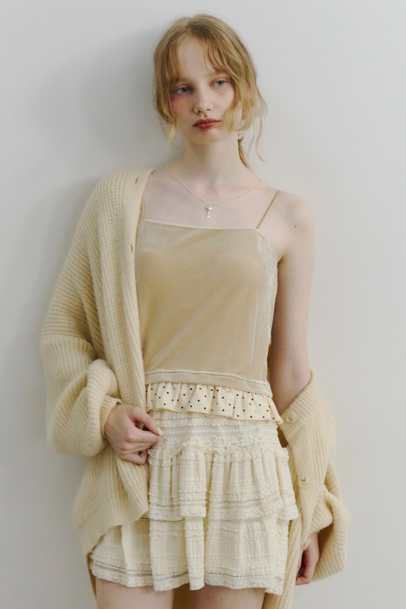 cup in velours frill camisole – idem
