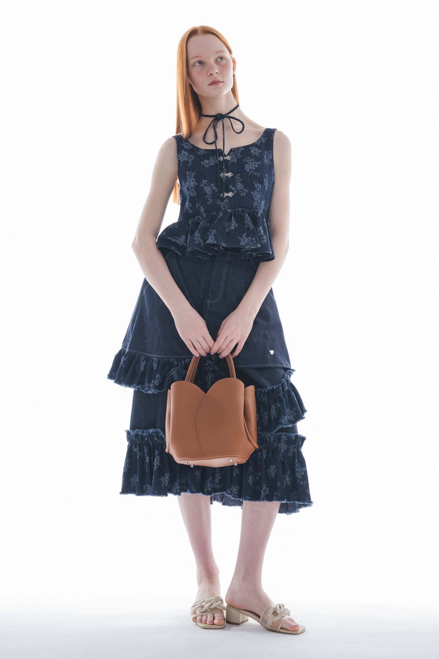 idem イデム　flower jacquard denim bustier idem イデム flower jacquard denim bustier - メルカリ
