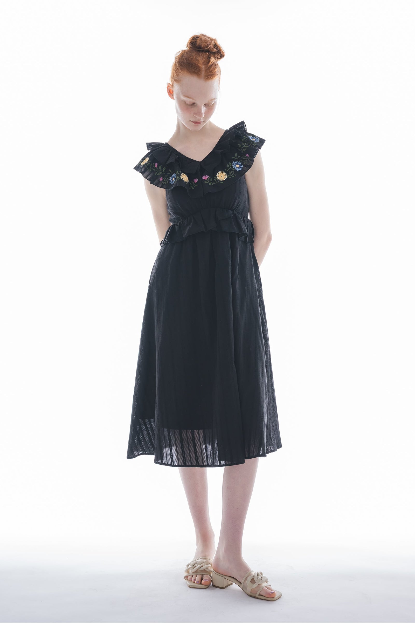 dium Flower embroidery one piece Mサイズ dium Flower embroidery one piece Mサイズ dium. | Flower