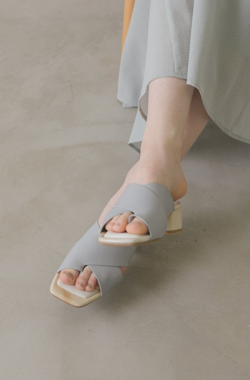 marble thong sandals