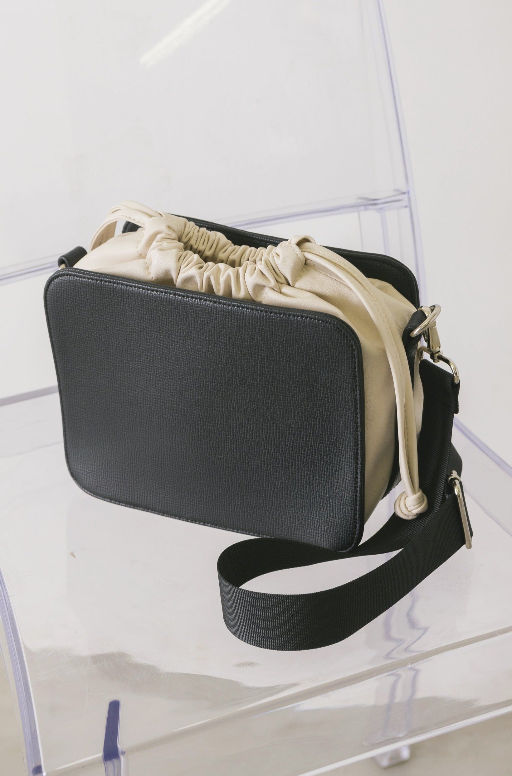 bicolor drawstring bag