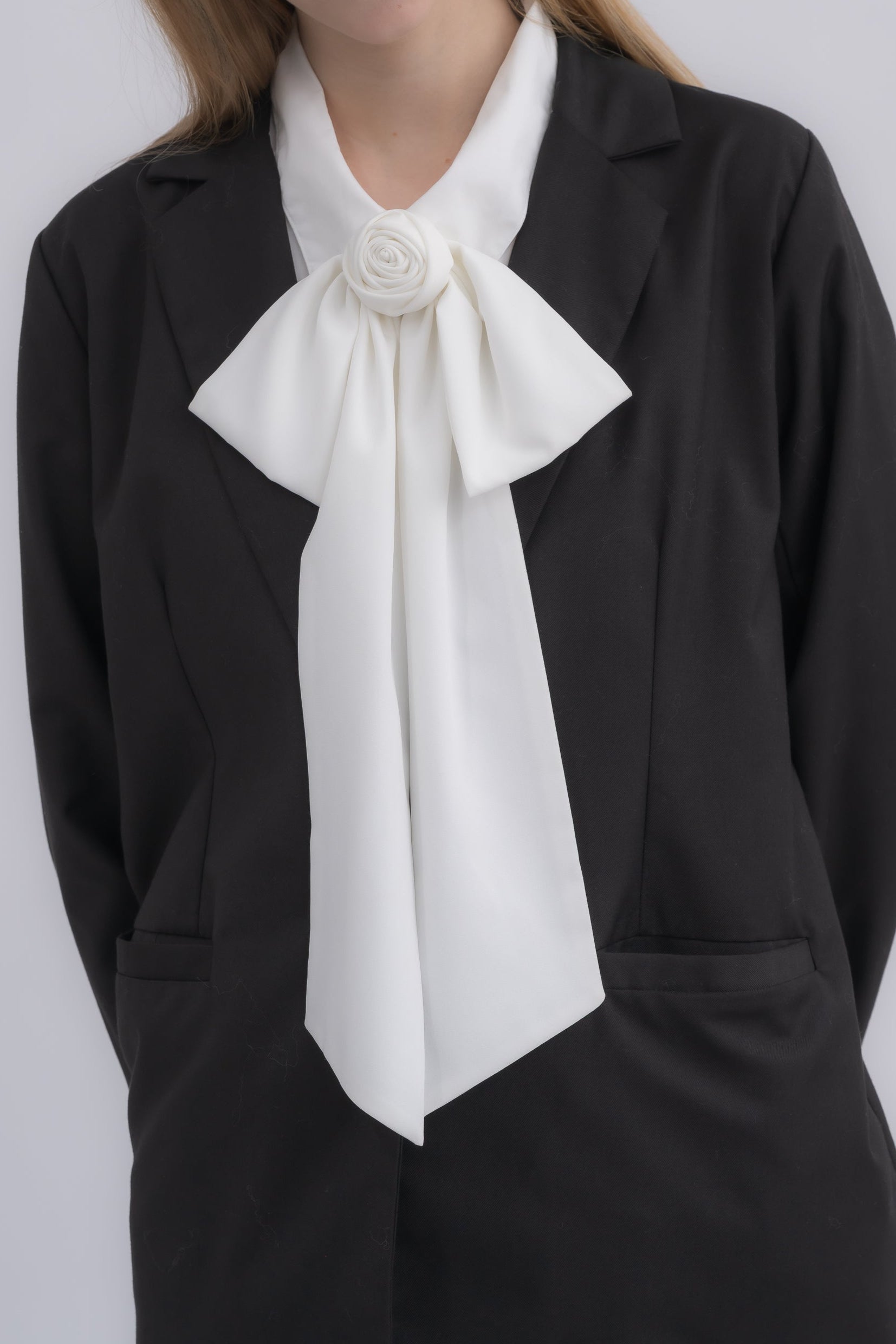 rose ribbon tie